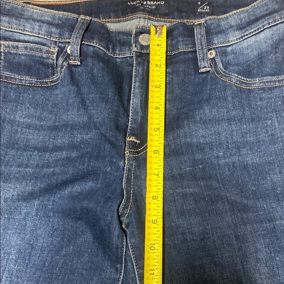 Lucky Brand Ava Mid Rise Size 8 Jeans with Rich Indigo Finish - Picture 6 of 11